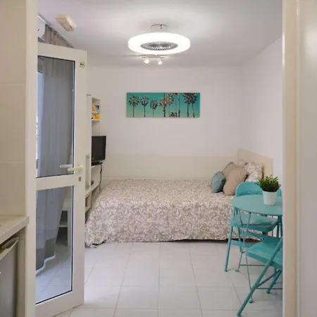Apartment First Line Studio *
